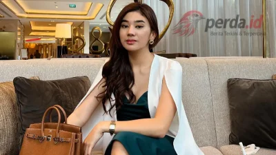 Foto profil Influencer Clara Shinta yang memberikan klarifikasi terkait dugaan panggilan video asusila sang suami.