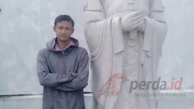 Foto Gunardi atau Bang Igun saat masih hidup, guru praktik SMK Satria Budi Perdagangan.