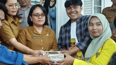 Aliansi BEM SI dan Forum Pemuda Simalungun Bawa Tikus ke DPRD, Desak Transparansi APBD 2026