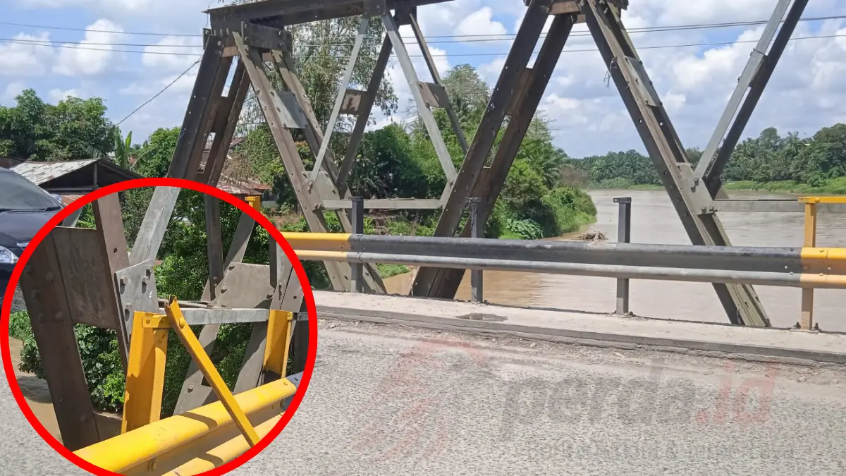 Kondisi besi pengaman Titi Perdagangan Simalungun yang hilang dicuri maling (Rayap Besi), pagar jembatan bolong dan membahayakan keselamatan warga serta anak sekolah.