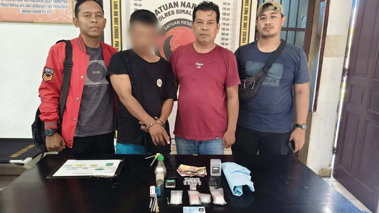 Petugas Polsek Dolok Batu Nanggar mengamankan residivis sabu beserta barang bukti narkotika di Kabupaten Simalungun