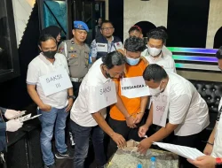 Kasus Narkoba Phantom KTV Medan: Polrestabes Temukan 7 Botol Miras Pita Cukai Palsu Saat Pra-Rekonstruksi