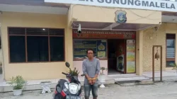 Personel Polsek Gunung Malela menangkap Suroto, pelaku penggelapan sepeda motor di Simalungun.