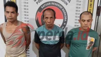 Polisi dari Sat Narkoba Polres Simalungun mengamankan tiga tersangka pengedar sabu di Bosar Maligas dengan barang bukti 10,67 gram sabu