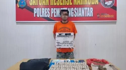 Simpan Puluhan Paket Ganja, Pemuda 23 Tahun di Siantar Ditangkap Polisi Seorang pemuda berinisial GM (23) ditangkap Satresnarkoba Polres Pematangsiantar karena menyimpan puluhan paket ganja di Siantar.