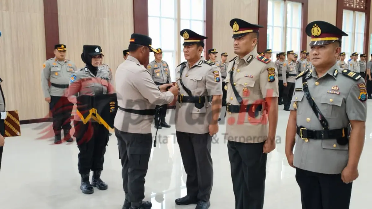 Kapolres Simalungun AKBP Marganda Aritonang memimpin upacara serah terima jabatan di Aula Polres Simalungun.