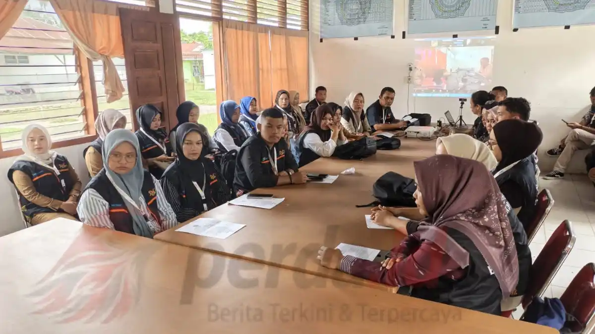 Camat Bosar Maligas Lepas 34 Petugas Sensus Ekonomi 2026 Petugas Sensus Ekonomi 2026 mengikuti pembekalan di Kecamatan Bosar Maligas