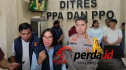 Polda Sumut Bongkar Sindikat Live TikTok Pornografi: Host Raup Rp5 Juta per Hari Polda Sumut menangkap tersangka pengelola akun TikTok bermuatan pornografi di Deli Serdang.