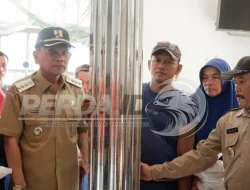 Bupati Simalungun Tinjau Korban Puting Beliung di Pematang Bandar, Salurkan Bantuan Seng