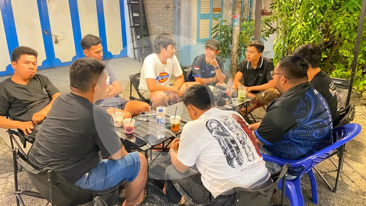 Komunitas Perdagangan Runners mengikuti rapat persiapan aksi bersih pusat Kota Perdagangan