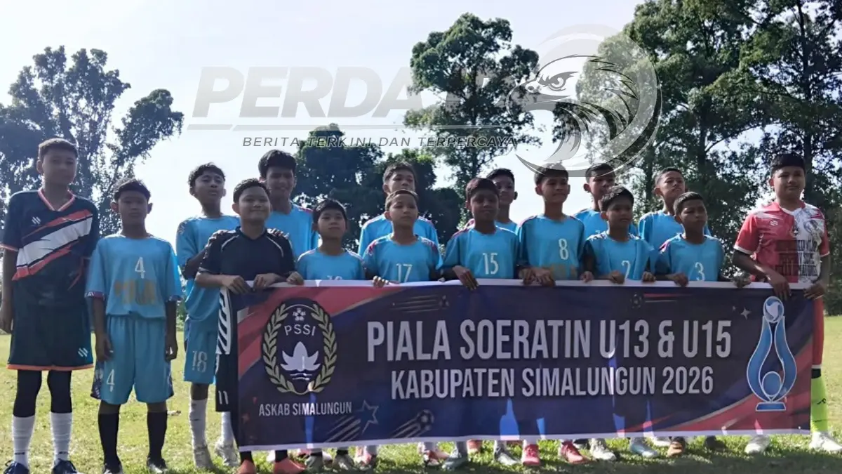 Tim SSB Perdagangan Jaya U-15 dan U-13 usai memastikan lolos ke putaran Piala Soeratin Sumut 2026 sebagai wakil Zona Simalungun.