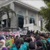 Aksi BEM SI Sumut di DPRD, Tuntutan Berujung Tanda Tangan Setelah Ketegangan di Pagar