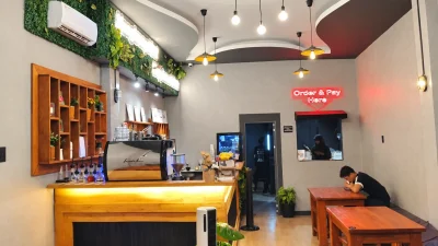 KOWA Coffee Hadirkan Tempat Nongkrong Dua Lantai dengan Konsep Estetik di Kota Perdagangan