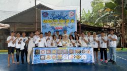 Seluruh panitia foto bersama